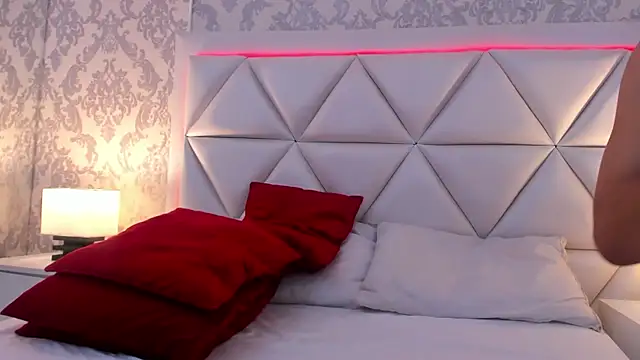 AlexaGiraud online show from April 17, 2026, 12:08 pm