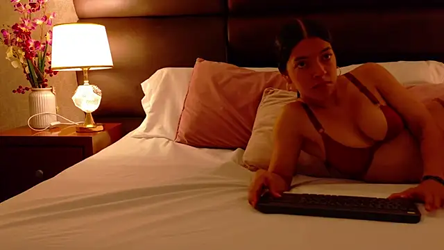 AlexaGiraud online show from April 8, 2026, 12:17 pm