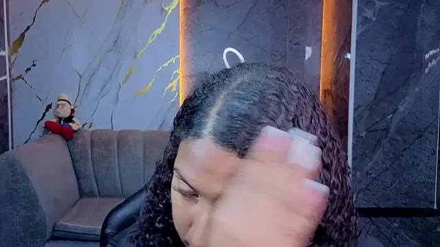 Scarletth b online show from April 18, 2026, 3:42 am