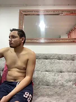 leoylia online show from April 10, 2026, 3:46 am