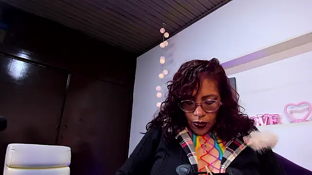 Mariia Paulaa online show from March 28, 2026, 4:57 am