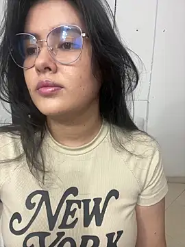 LinaEvansonn online show from March 28, 2026, 6:42 pm