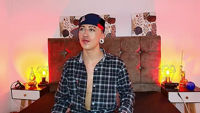 Yoshua Smith online show from April 17, 2026, 7:38 pm