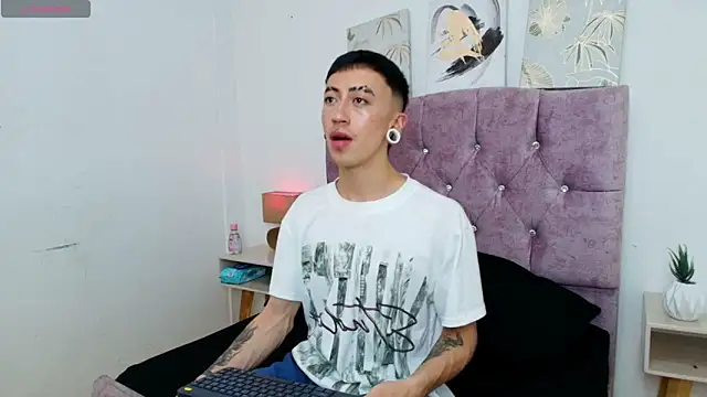 Yoshua Smith online show from April 7, 2026, 7:48 pm