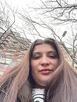 Taya lips online show from April 4, 2026, 9:05 am