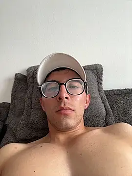 LeonBlazze online show from April 6, 2026, 7:37 pm