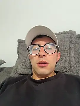 Snapshot of LeonBlazze chatting on July 12, 2026, 6:09 pm LeonBlazze online show from July 12, 2026, 6:09 pm