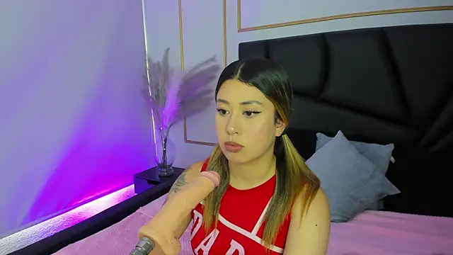 Amber Palmer online show from April 6, 2026, 8:10 pm