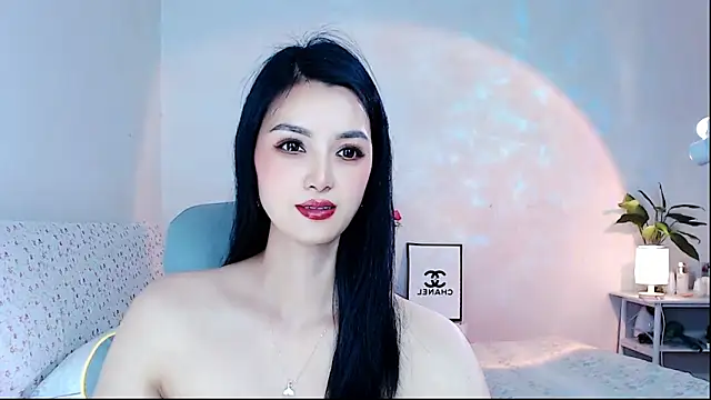 Snapshot of Evelyn-007 chatting on April 17, 2026, 11:46 am Evelyn-007 online show from April 17, 2026, 11:46 am