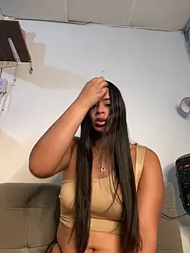 lucirganaxxx online show from April 16, 2026, 4:24 am