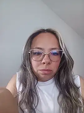 Snapshot of Sammy_2-4 chatting on June 18, 2026, 9:53 pm Sammy 2-4 online show from June 18, 2026, 9:53 pm