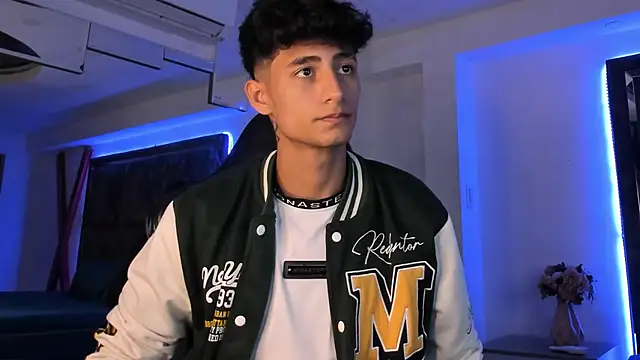 MaxiimoRomano  online show from March 31, 2026, 12:51 pm