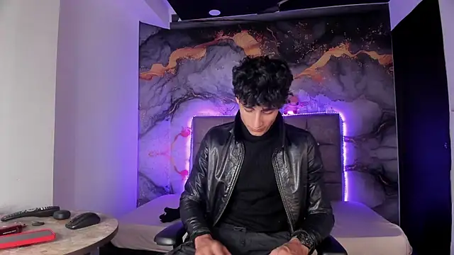Snapshot of MaxiimoRomano_ chatting on April 25, 2026, 1:41 pm MaxiimoRomano online show from April 25, 2026, 1:41 pm