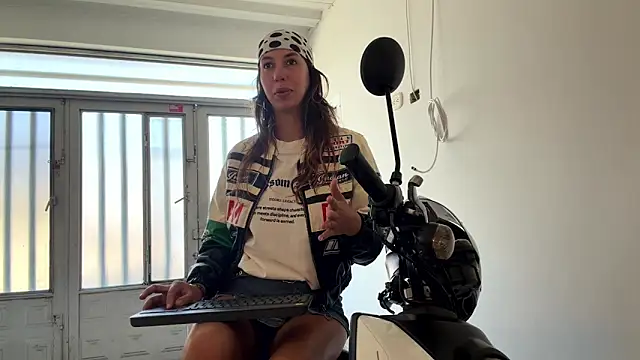 Julieta Jol online show from June 1, 2026, 1:44 pm
