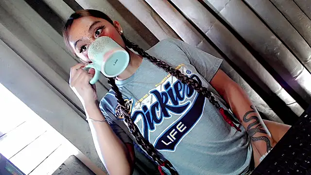 Jessicasfantasy online show from March 18, 2026, 11:37 pm