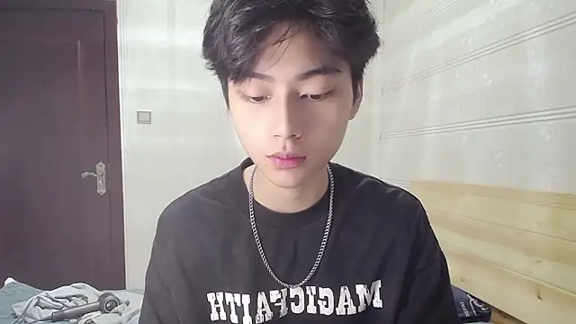 XX-XIUXIU online show from May 8, 2026, 11:58 am