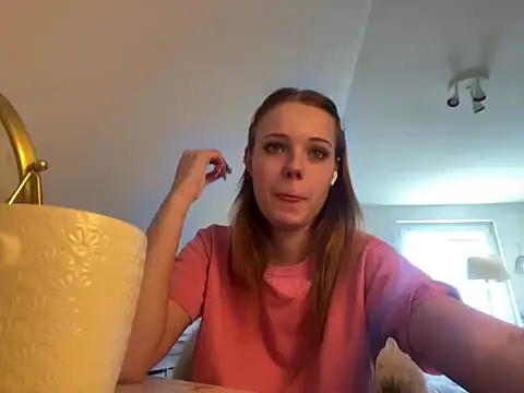 SophiaWestend online show from April 4, 2026, 12:34 pm