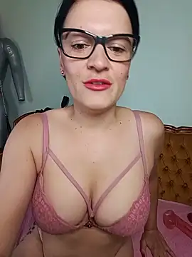 Evamilfhungary online show from June 15, 2026, 8:14 am