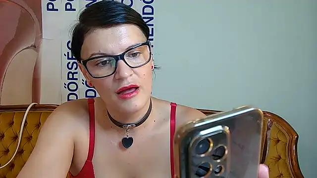 Evamilfhungary online show from July 7, 2026, 8:40 am