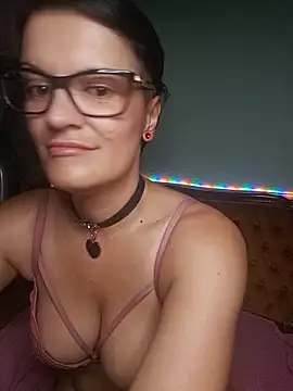 Evamilfhungary online show from June 15, 2026, 8:19 pm