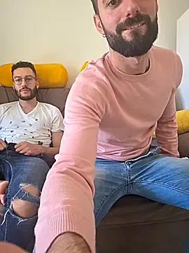 AmicisegretiITA online show from April 8, 2026, 2:29 pm