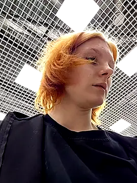 NinaParri online show from April 5, 2026, 3:24 am