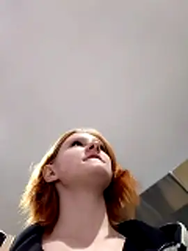 NinaParri online show from April 6, 2026, 4:46 am