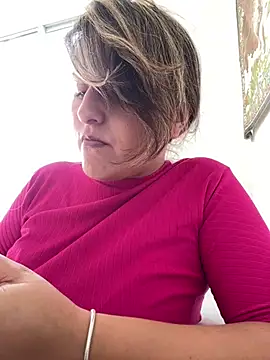 rafaella stefano online show from April 18, 2026, 12:40 pm