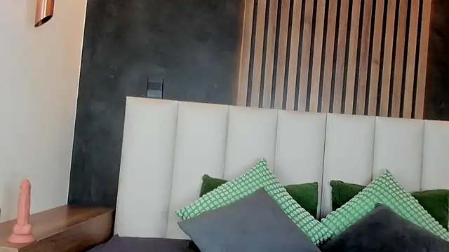 KatyraTaylor   online show from April 6, 2026, 3:13 pm