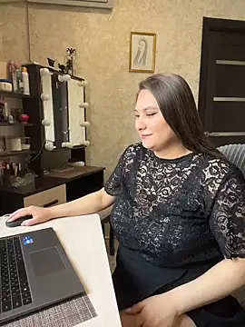 AgathaMyers online show from April 15, 2026, 7:58 am