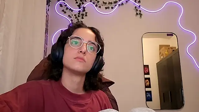 SanjuanaEytchison online show from April 8, 2026, 10:06 am