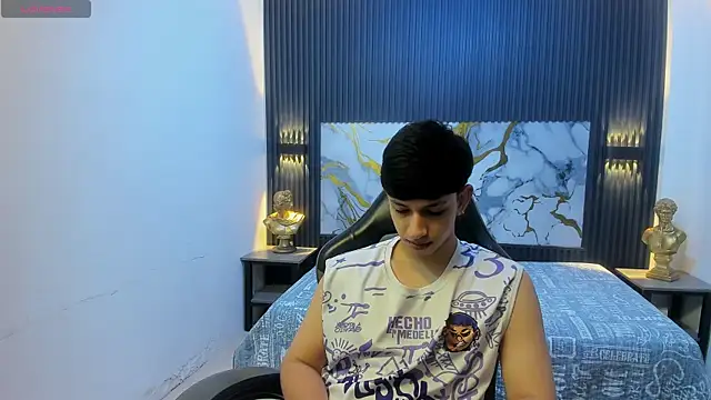 AdrianFranko online show from May 27, 2026, 1:29 pm