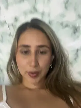 VictoriaWhitmore online show from April 10, 2026, 5:03 am