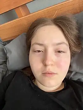 charmingggirl online show from April 12, 2026, 5:54 am