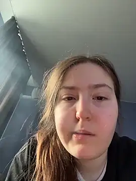 charmingggirl online show from April 6, 2026, 6:58 am