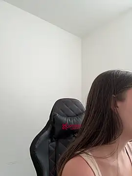 Lauren Storm online show from April 15, 2026, 6:45 pm