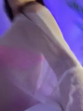 Alana Loveee online show from April 1, 2026, 10:27 am