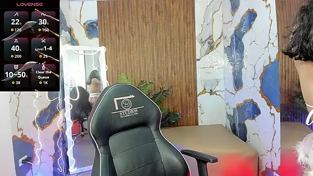 Alyce tay1 online show from April 14, 2026, 12:32 pm