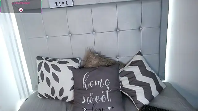 Kloe  watson online show from April 13, 2026, 9:19 pm