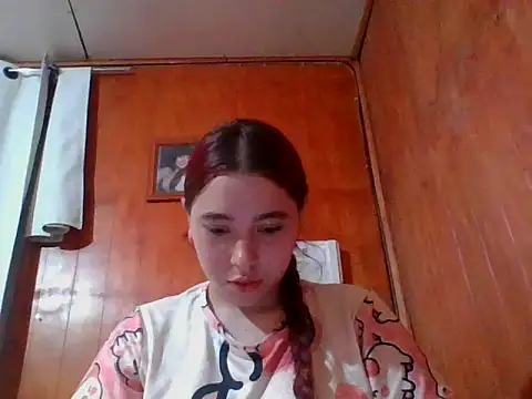 Annisof000 online show from April 5, 2026, 12:06 am