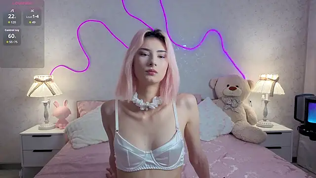 kittysocutie online show from July 20, 2026, 1:24 am