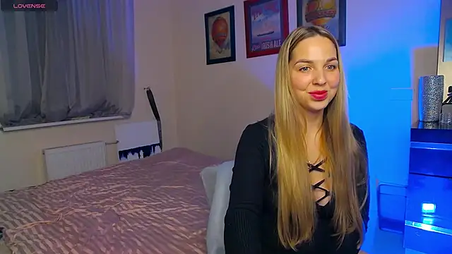 Alexandracandy online show from April 11, 2026, 7:50 pm