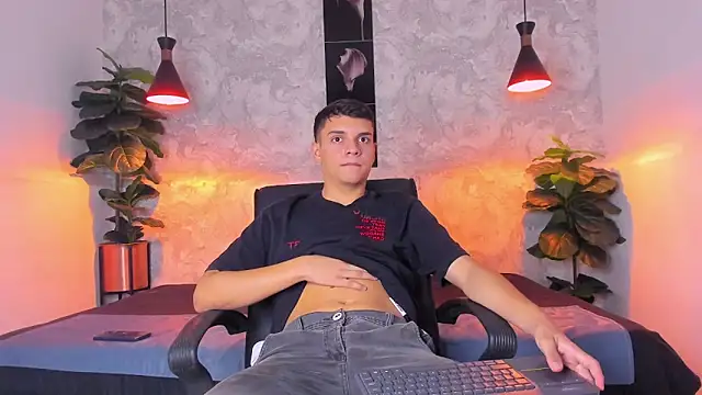 ian jacob online show from April 7, 2026, 7:37 pm