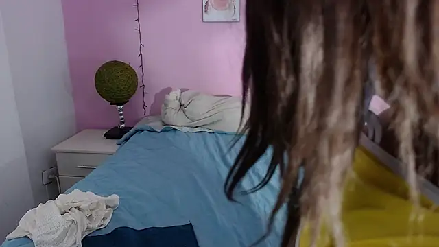 aisha laurent online show from April 16, 2026, 2:07 pm