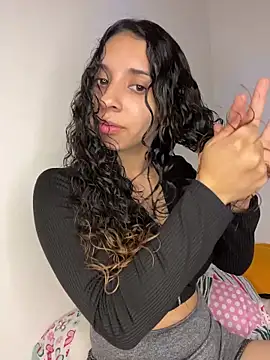 katniss everdeen  online show from April 16, 2026, 1:23 pm