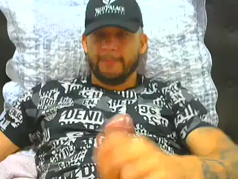 Snapshot of altenori chatting on July 18, 2026, 2:14 pm altenori online show from July 18, 2026, 2:14 pm