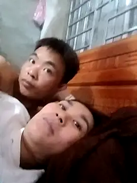 boy-pho- online show from April 2, 2026, 1:29 pm