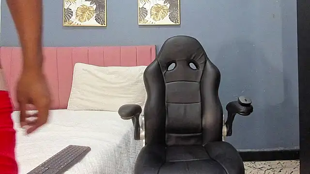 tom strong1 online show from April 1, 2026, 12:13 am