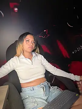 Laila LS online show from March 26, 2026, 2:15 pm