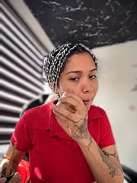 Laila LS online show from April 10, 2026, 1:40 pm